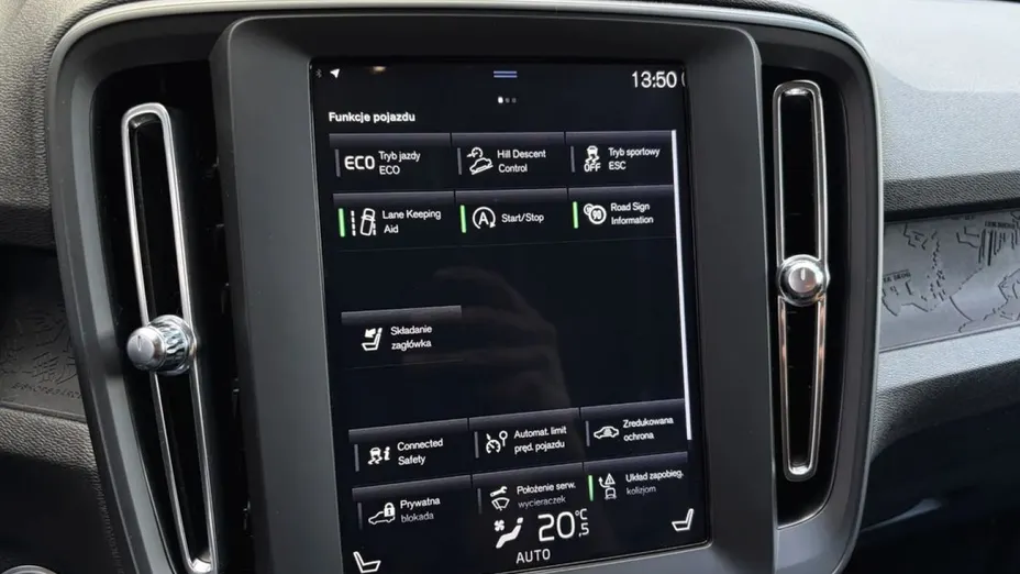 VOLVO XC40 -