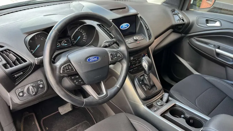 FORD Kuga -