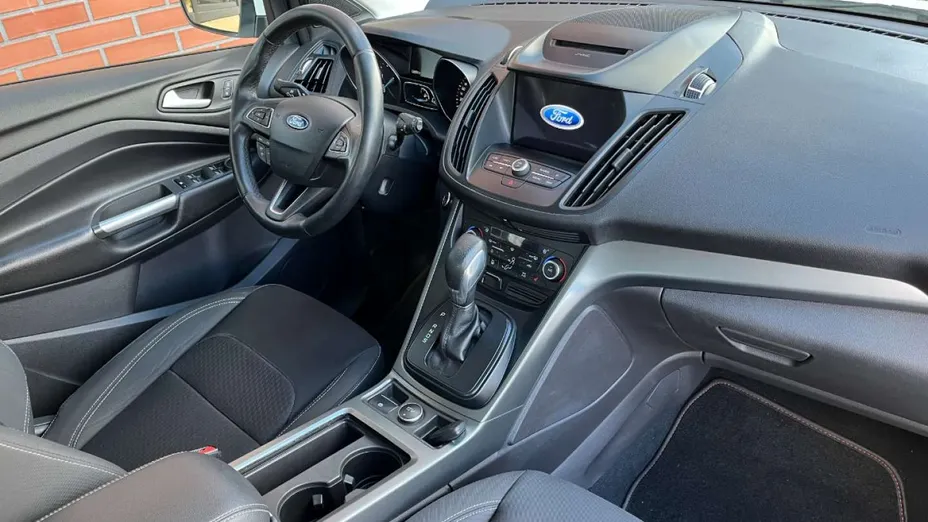 FORD Kuga -