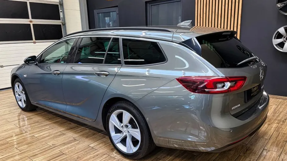 OPEL Insignia -