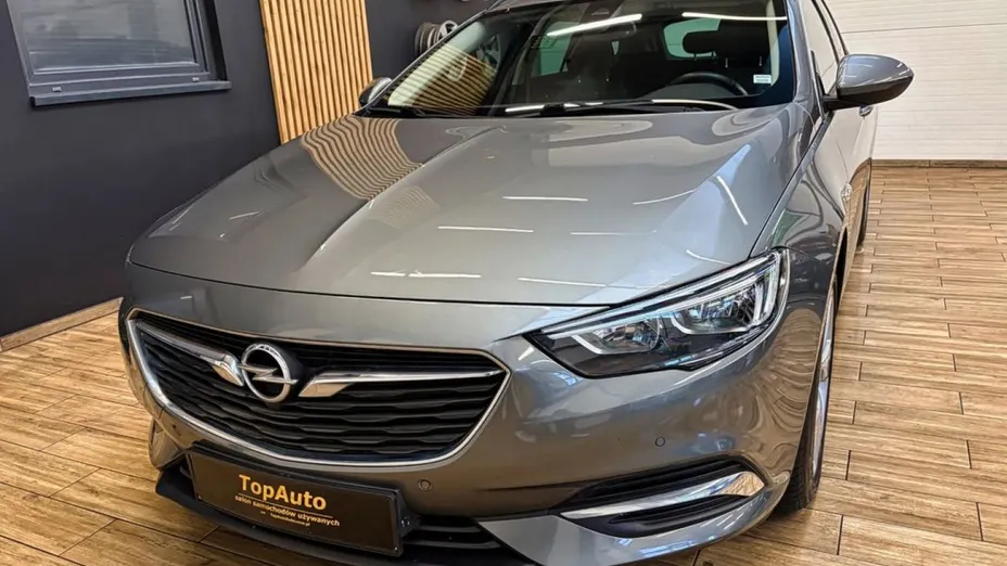 OPEL Insignia -