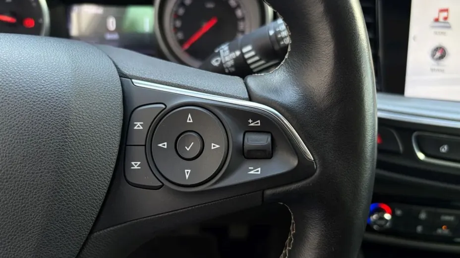 OPEL Insignia -