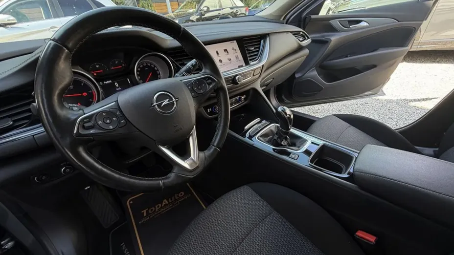 OPEL Insignia -