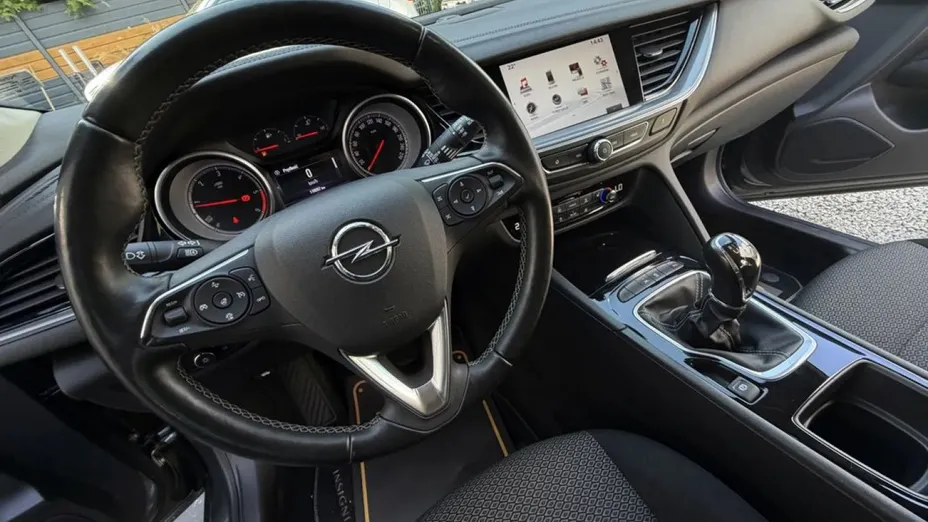 OPEL Insignia -