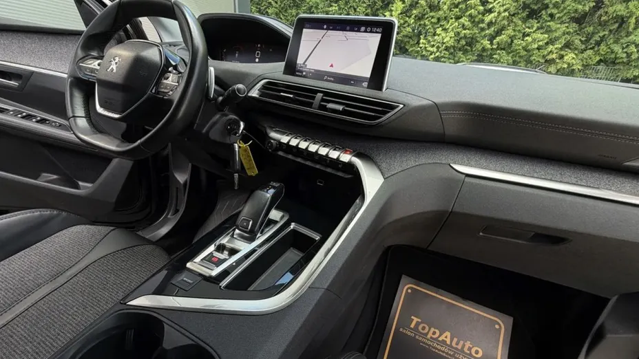 PEUGEOT 3008 -