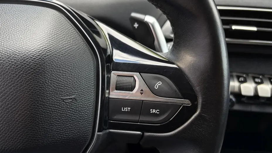 PEUGEOT 3008 -