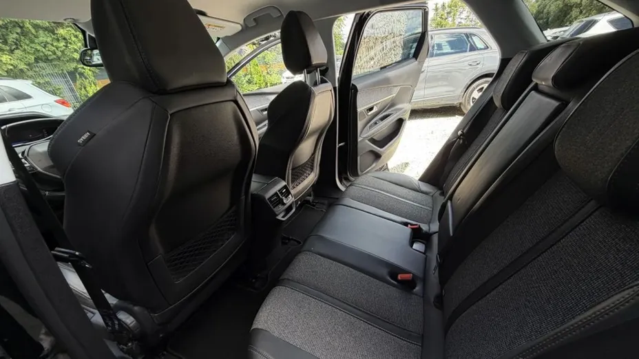 PEUGEOT 3008 -