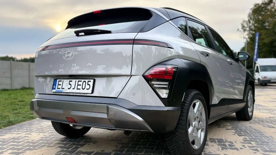 HYUNDAI Kona -