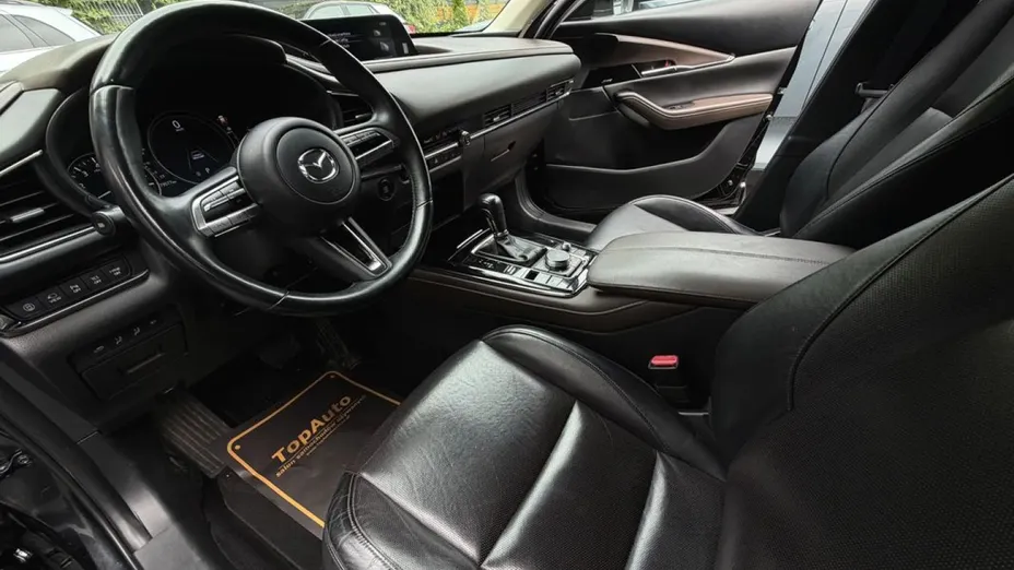 MAZDA CX-30 -