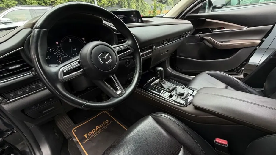MAZDA CX-30 -