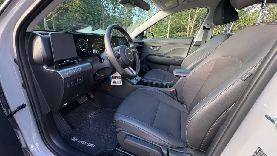 HYUNDAI Kona -
