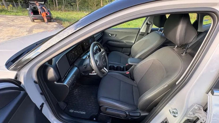 HYUNDAI Kona -