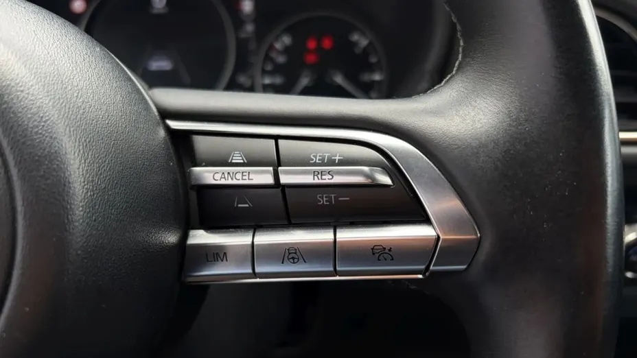 MAZDA CX-30 -