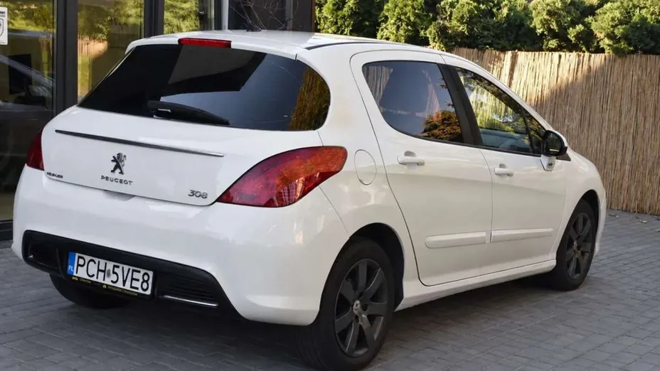PEUGEOT 308 -