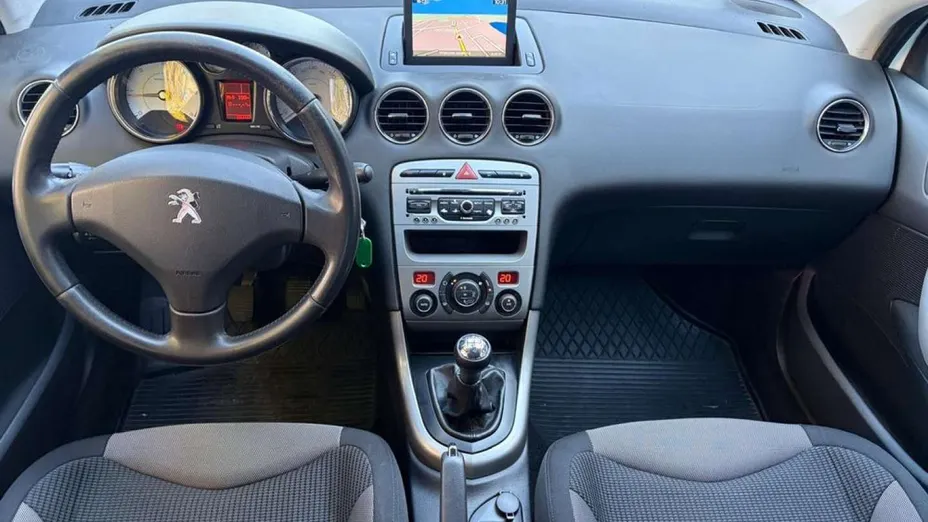 PEUGEOT 308 -