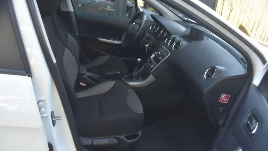 PEUGEOT 308 -