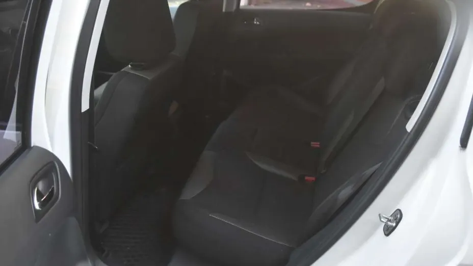 PEUGEOT 308 -