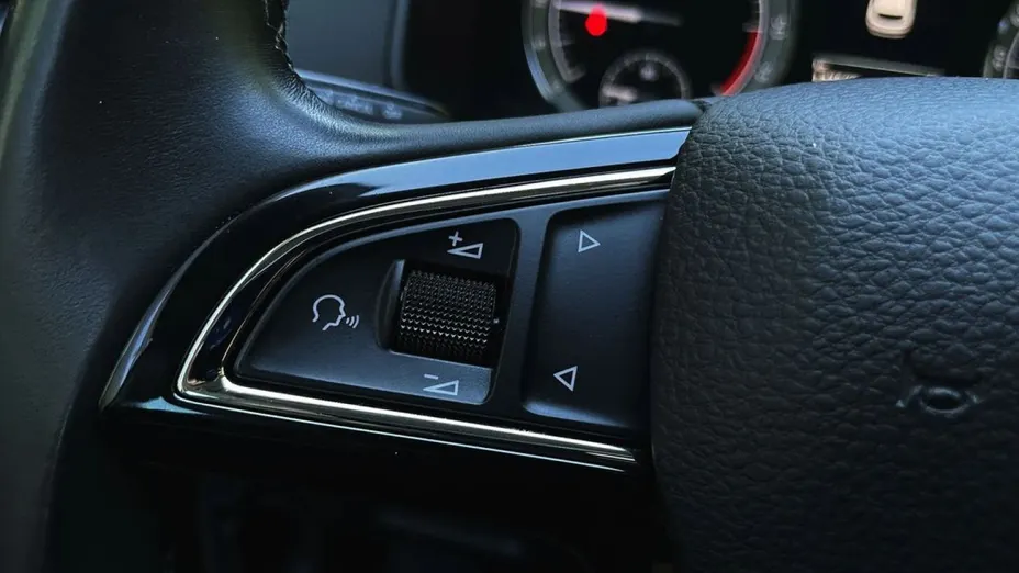 SKODA Karoq -