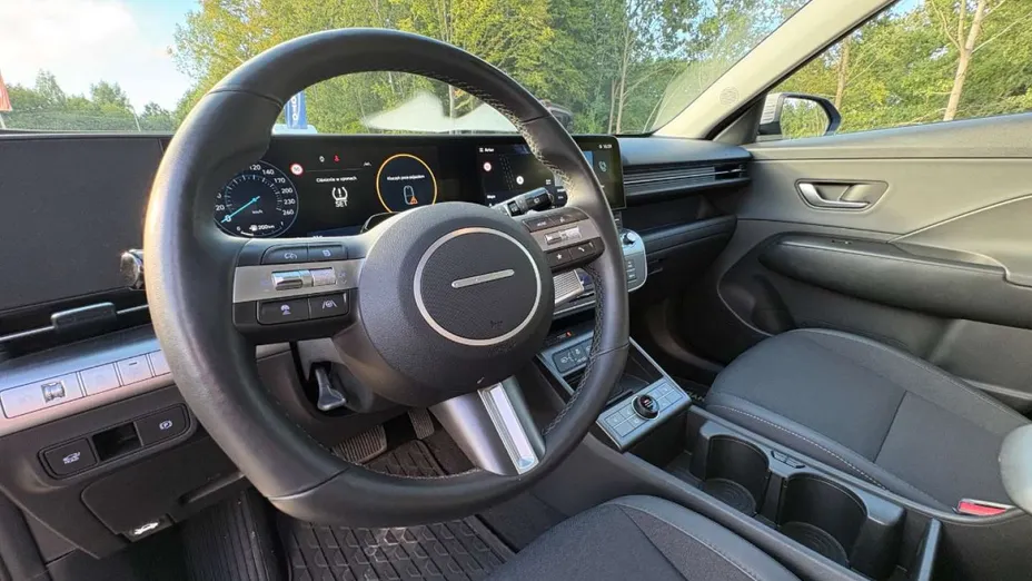 HYUNDAI Kona -