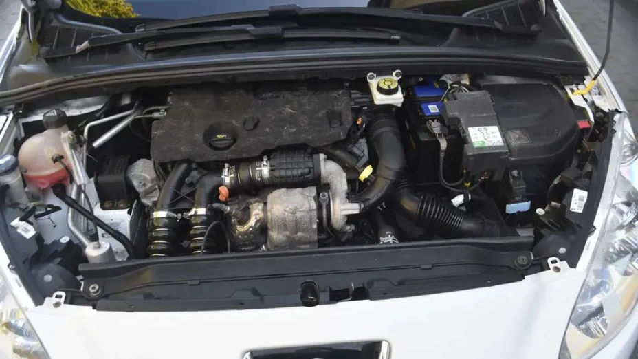 PEUGEOT 308 -
