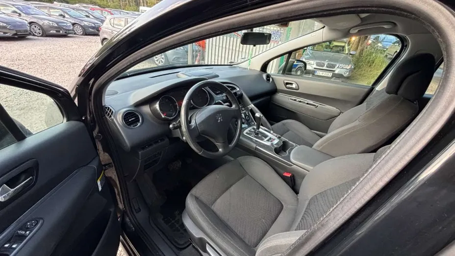 PEUGEOT 3008 -