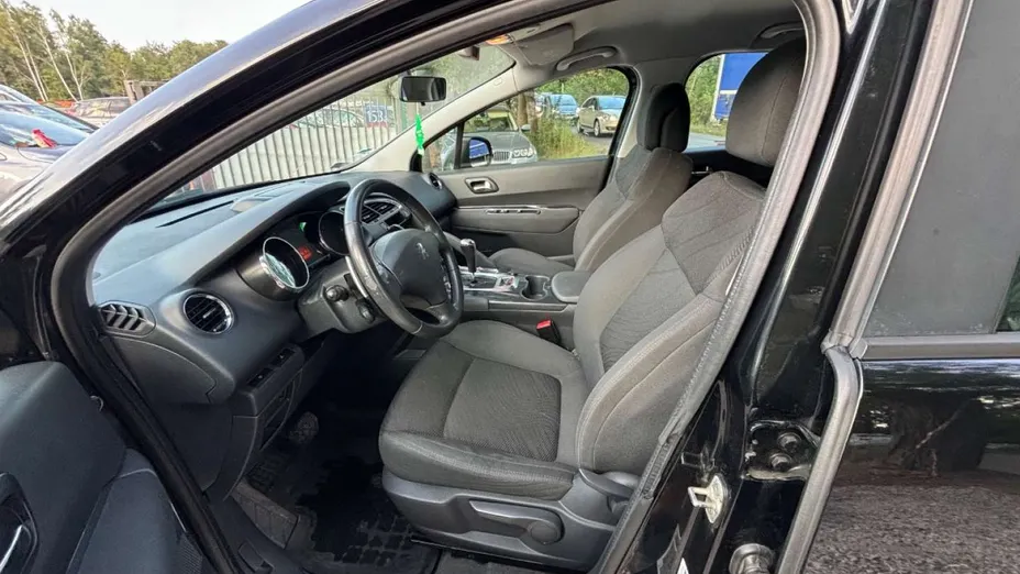 PEUGEOT 3008 -