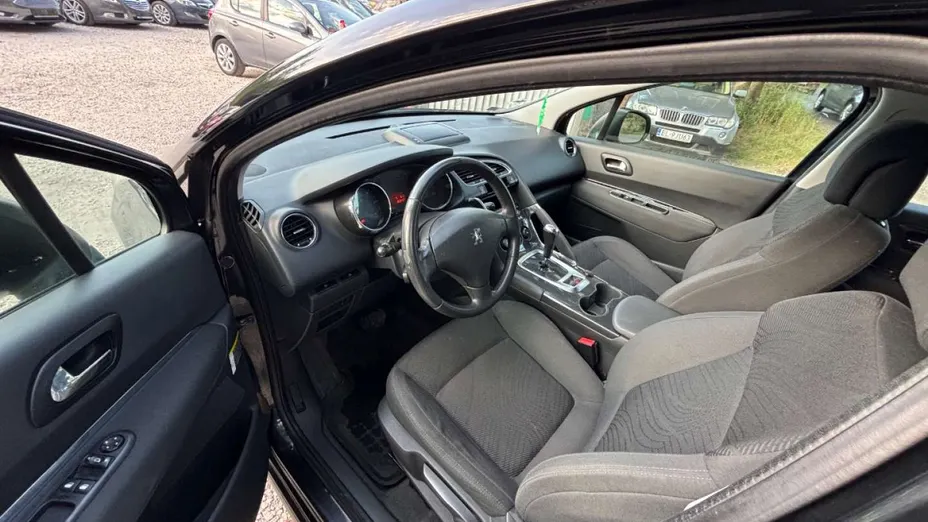 PEUGEOT 3008 -