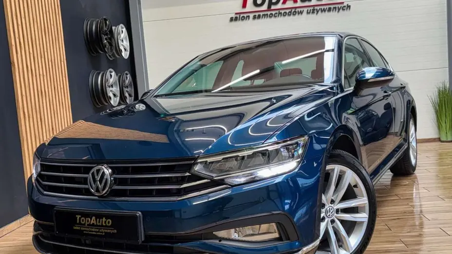 VOLKSWAGEN Passat -