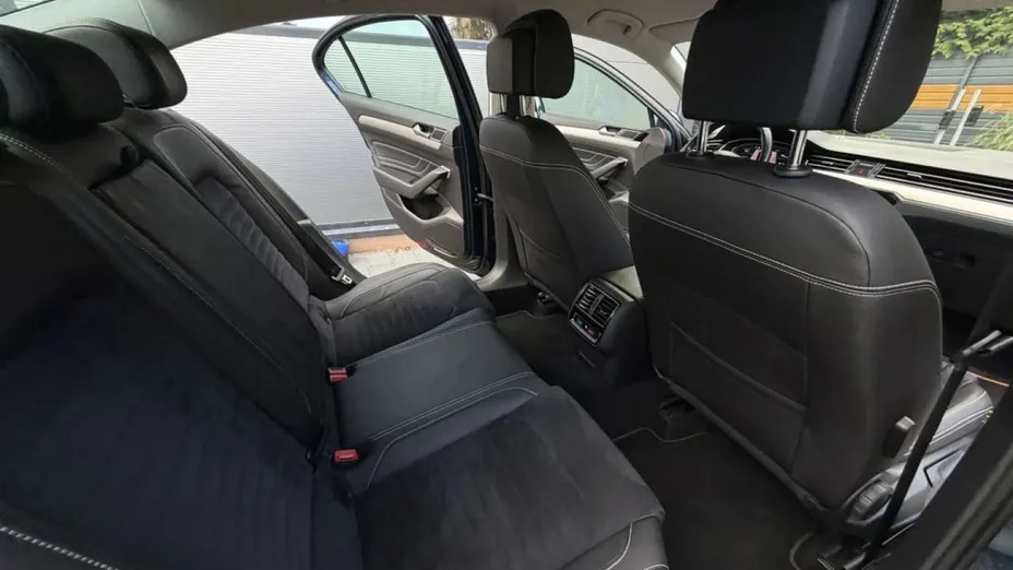 VOLKSWAGEN Passat -