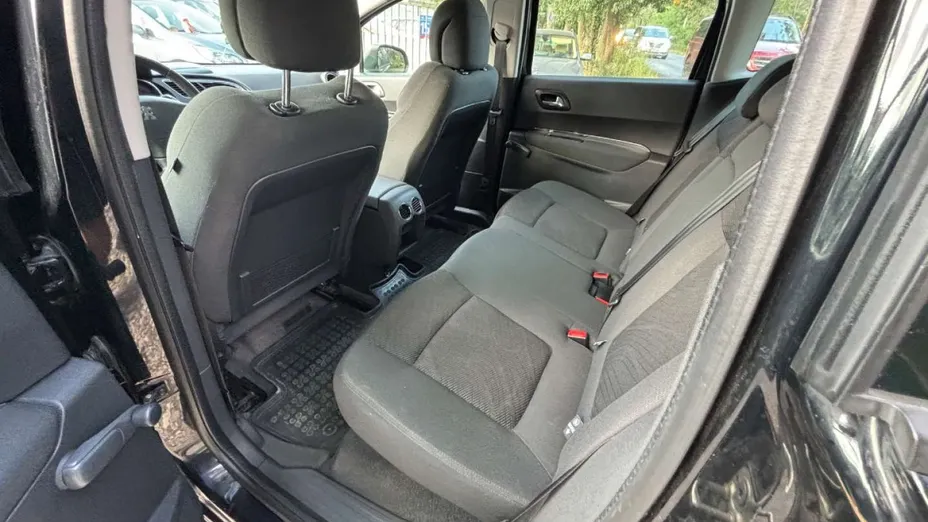 PEUGEOT 3008 -