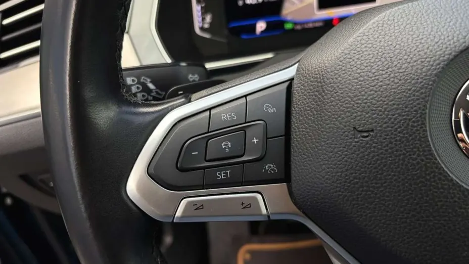 VOLKSWAGEN Passat -