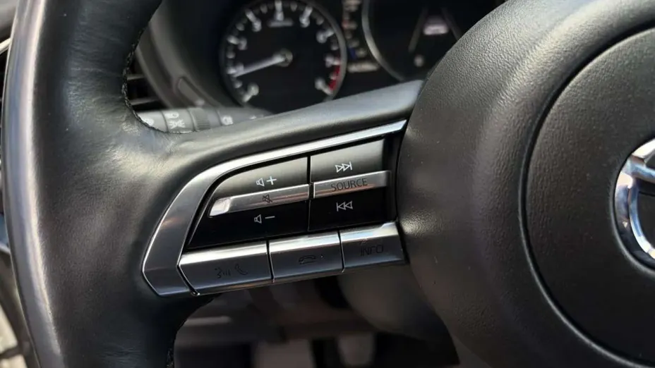 MAZDA CX-30 -