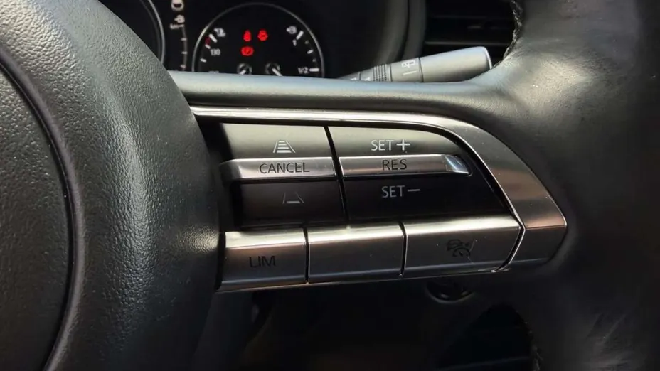 MAZDA CX-30 -