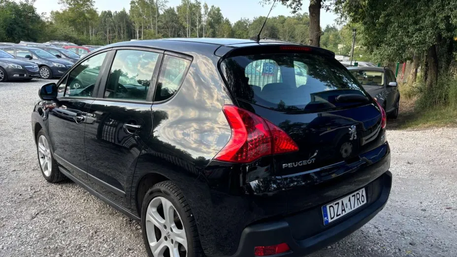 PEUGEOT 3008 -