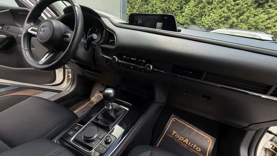 MAZDA CX-30 -
