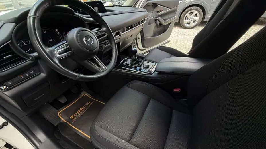 MAZDA CX-30 -