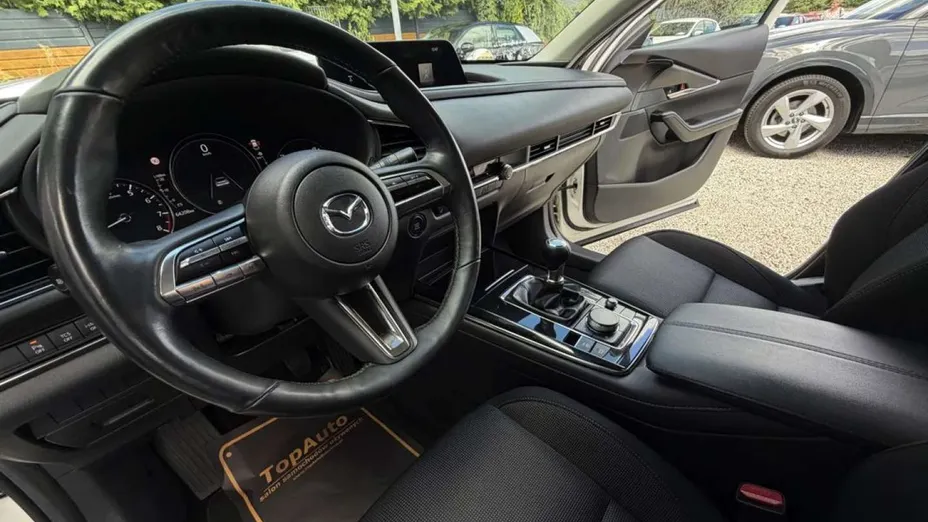 MAZDA CX-30 -