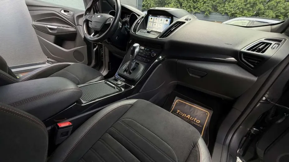FORD Kuga -