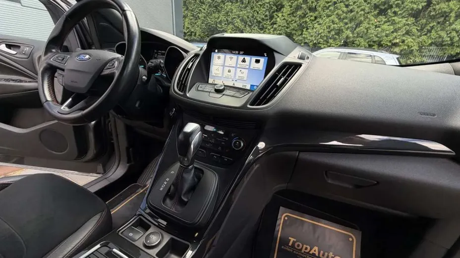 FORD Kuga -