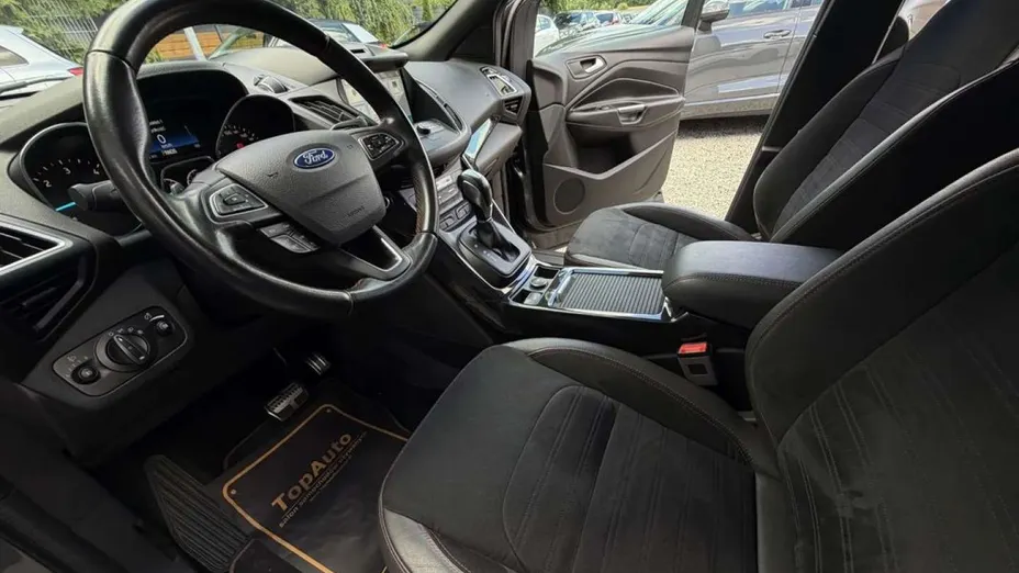 FORD Kuga -