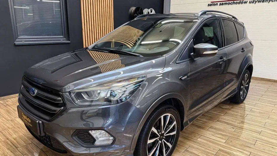 FORD Kuga -