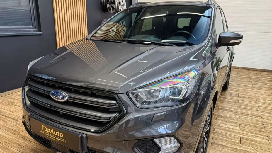 FORD Kuga -