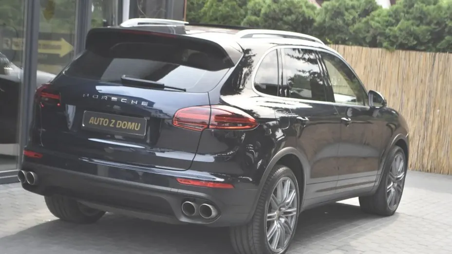 PORSCHE Cayenne -