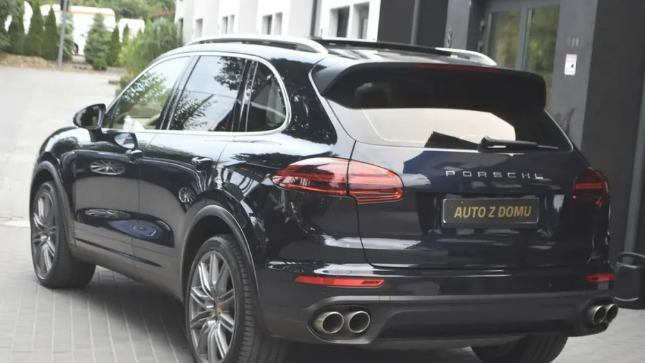 PORSCHE Cayenne -