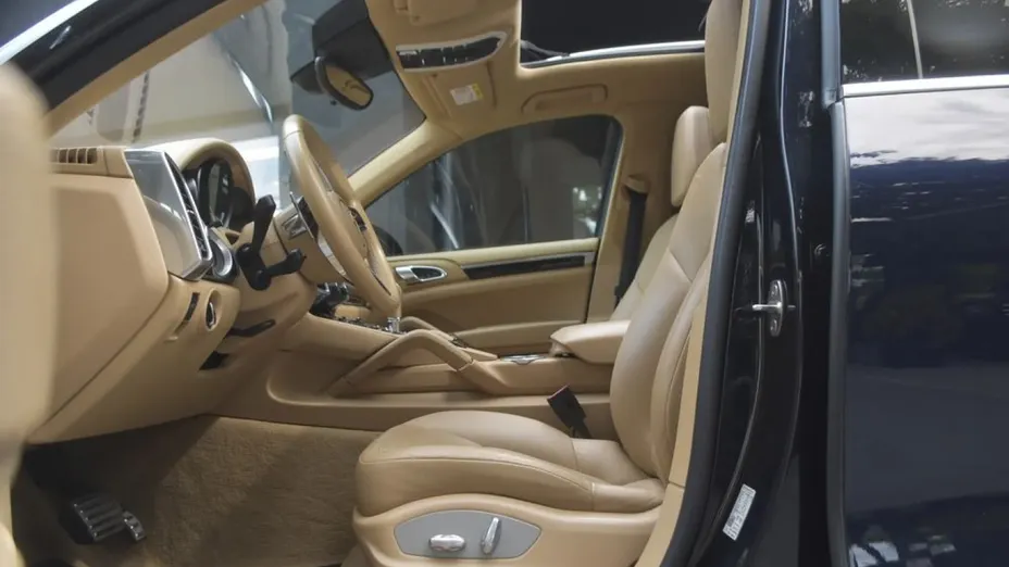 PORSCHE Cayenne -