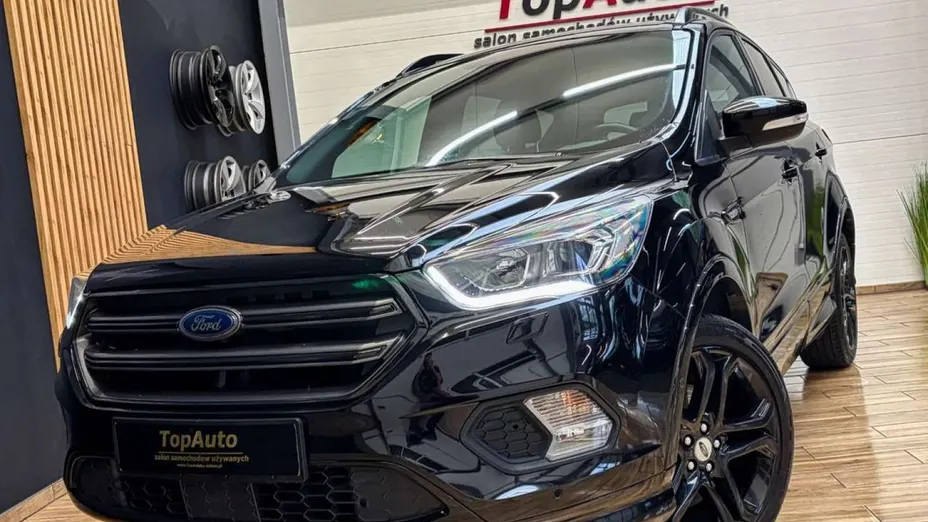 FORD Kuga -