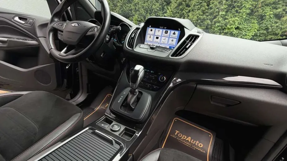 FORD Kuga -