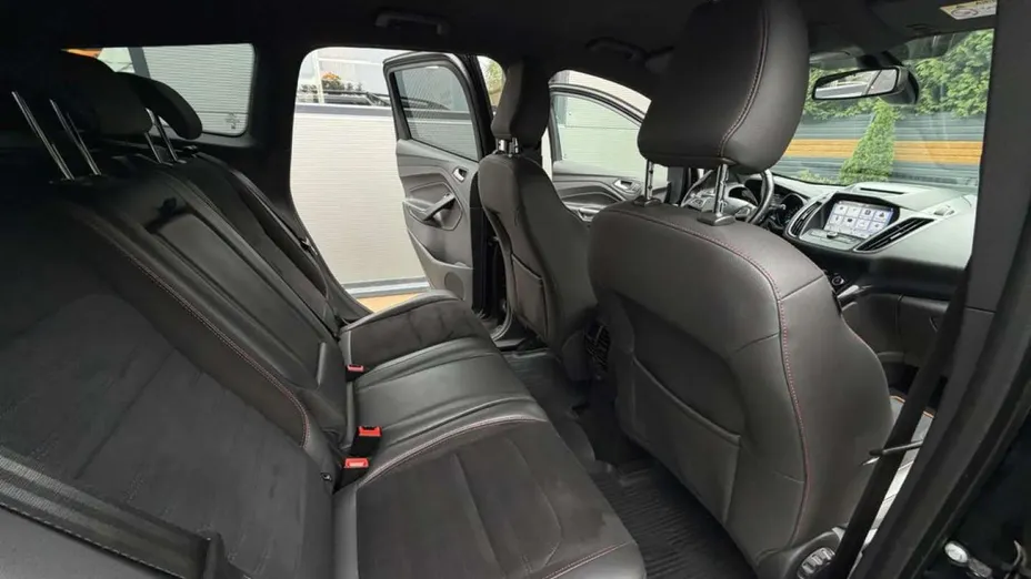FORD Kuga -