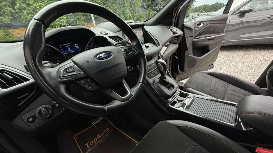 FORD Kuga -