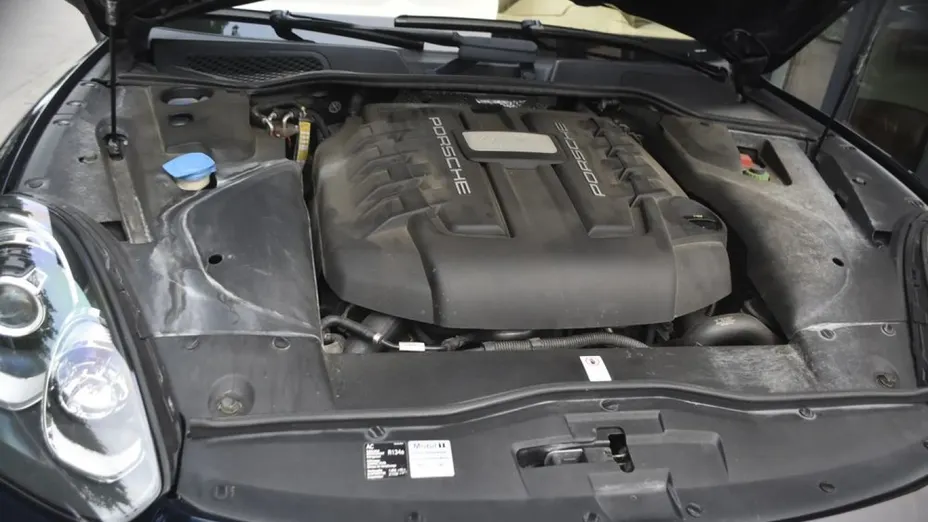 PORSCHE Cayenne -